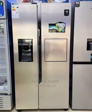 Hisense 700litres With a Dispenser Ice Maker