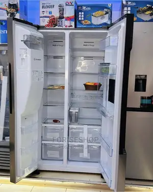 Hisense 700litres With a Dispenser Ice Maker