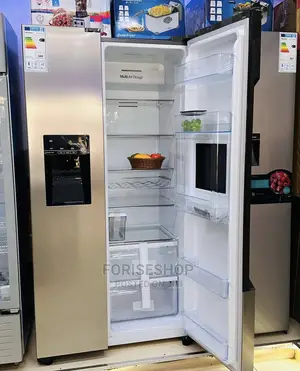 Hisense 700litres With a Dispenser Ice Maker