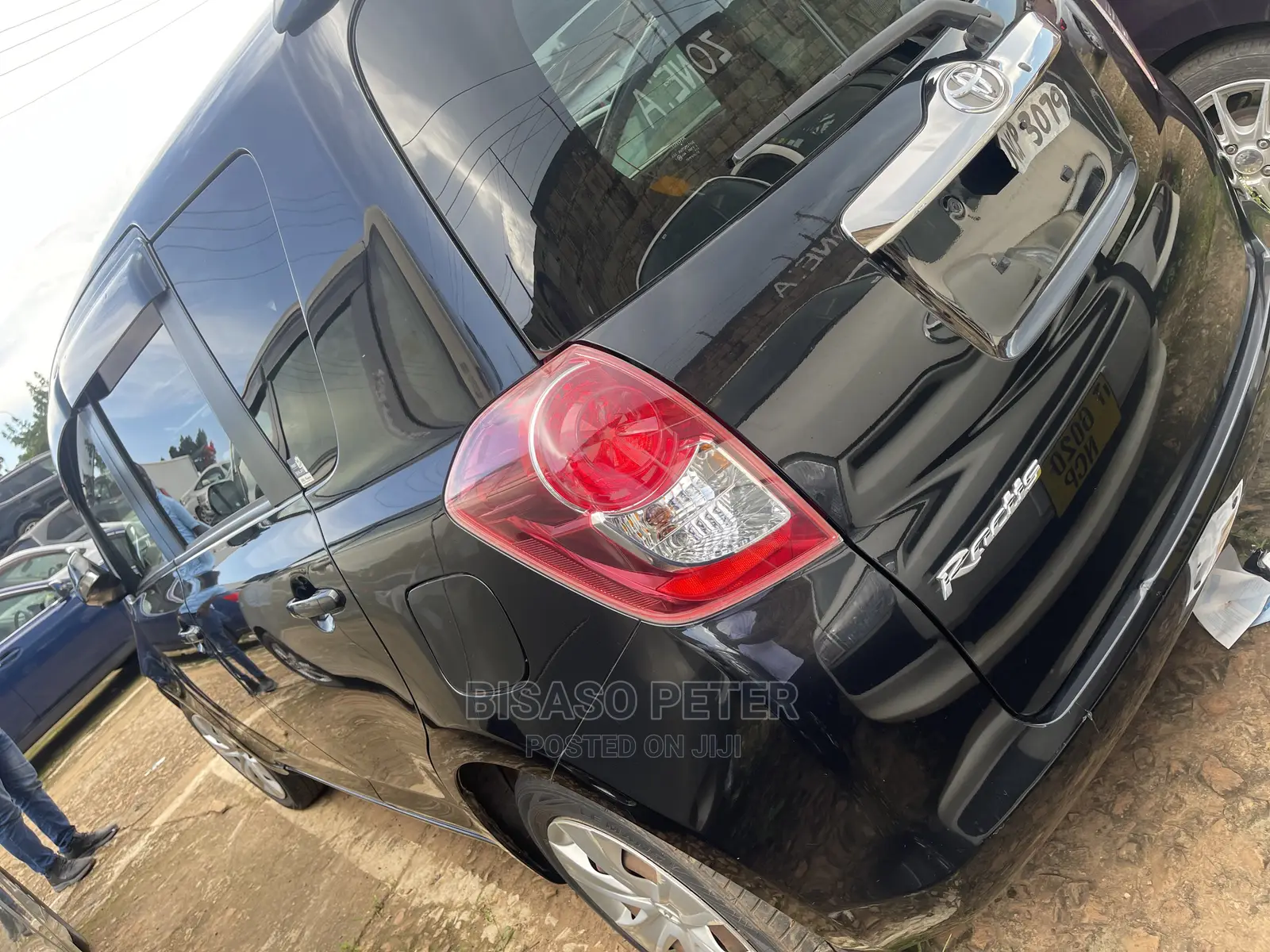 Toyota Ractis 1.5 AWD 2009 Black