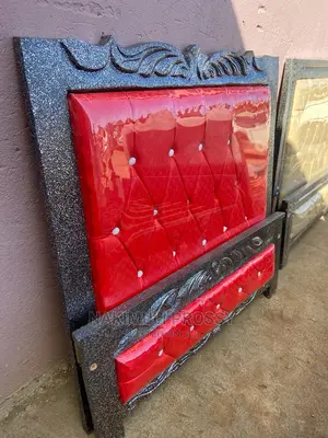 Red Leather 4*6 Bed