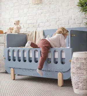 Baby Crib/ Baby Bed/ Wooden Baby Beds/Cot/ Crib/Cot Bed/ Cot