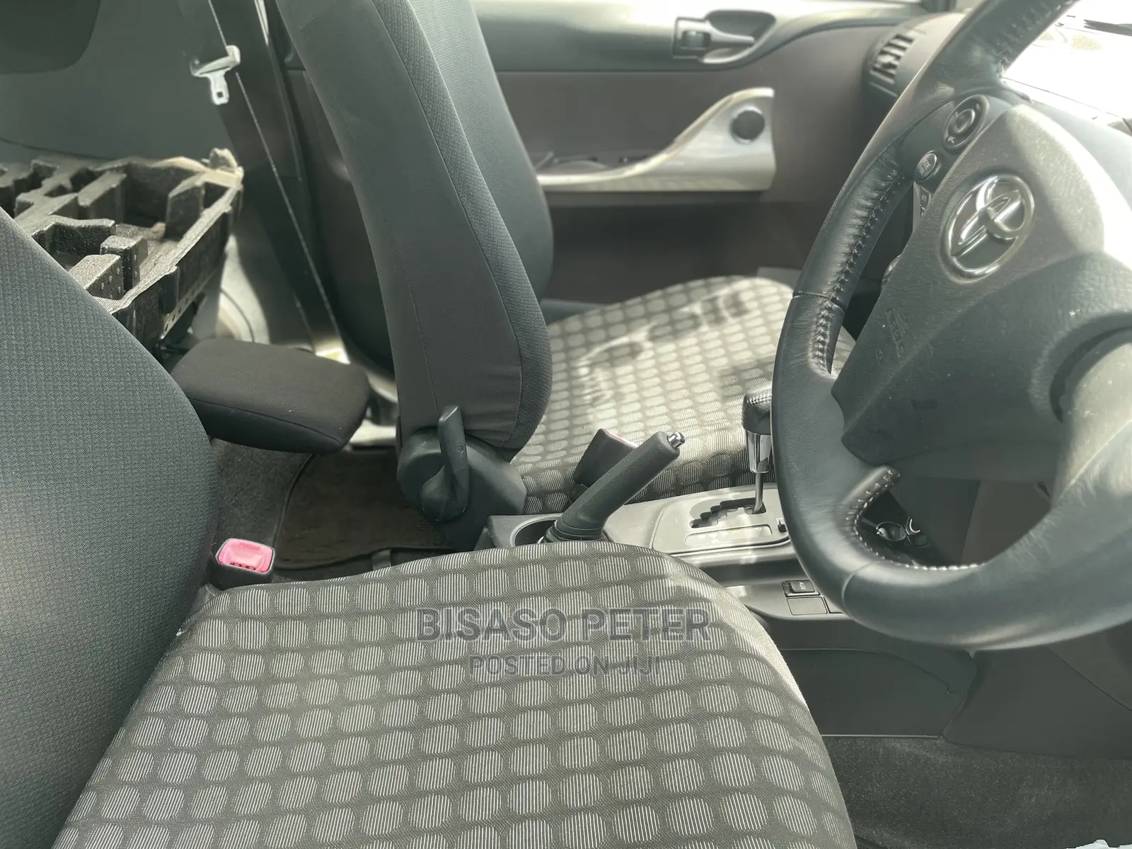Toyota iQ 1.3 2010 Silver