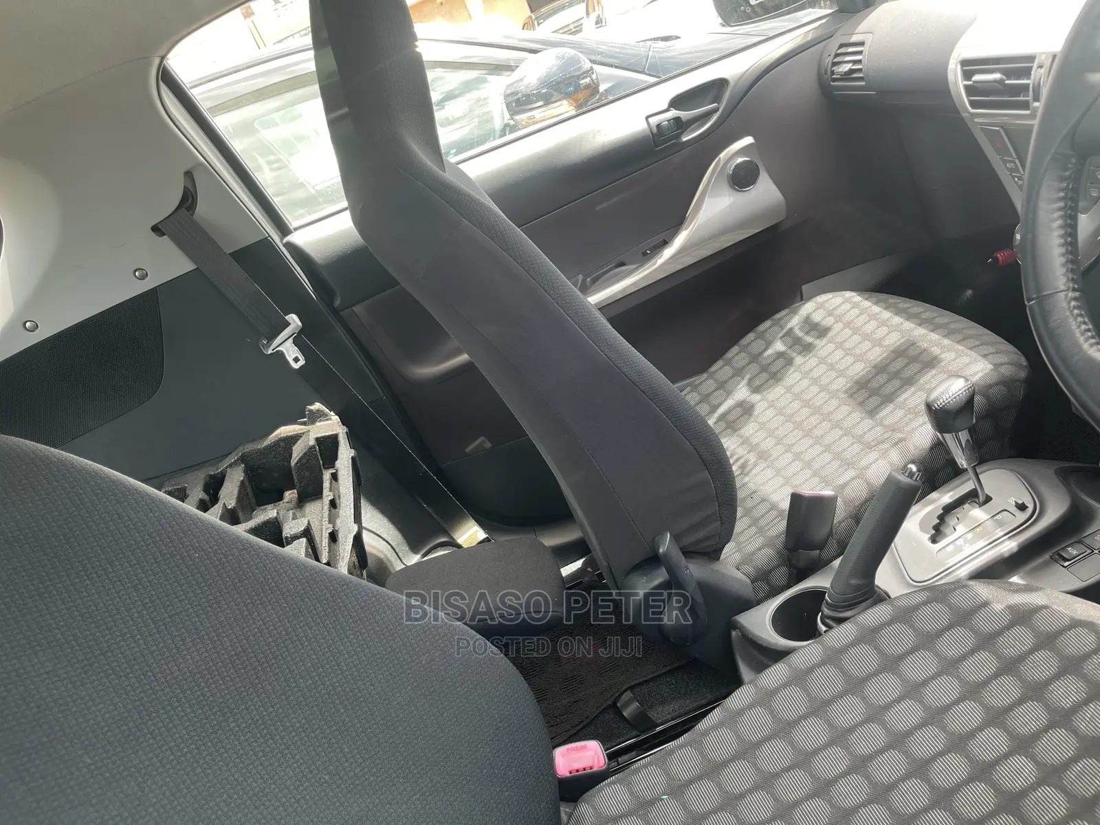 Toyota iQ 1.3 2010 Silver