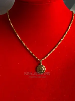 Simple and Elegant Lady’S Necklaces Available