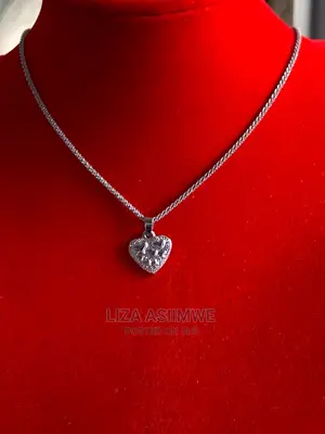 Simple Lady’S Necklaces Available