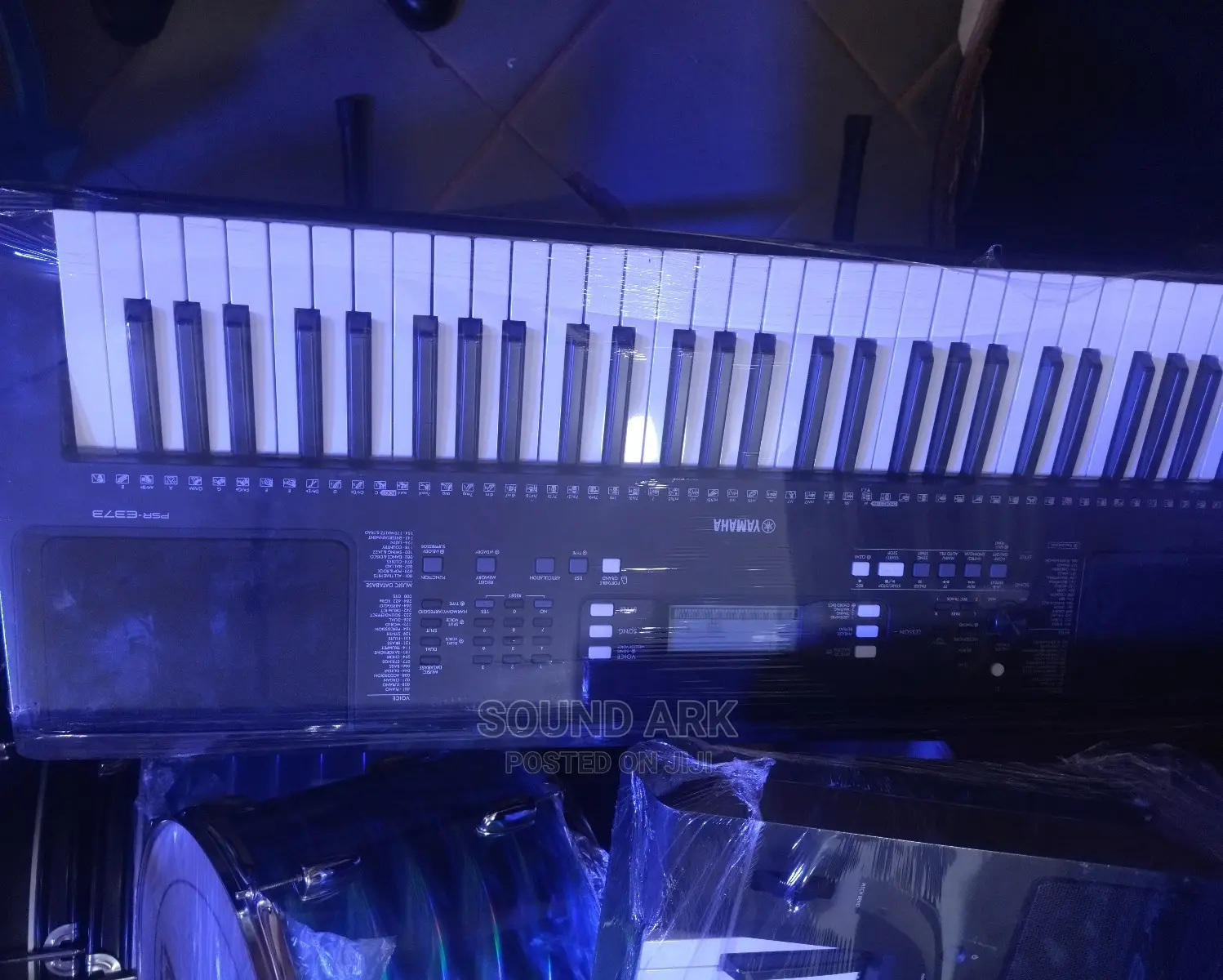 Keyboard PSR E373
