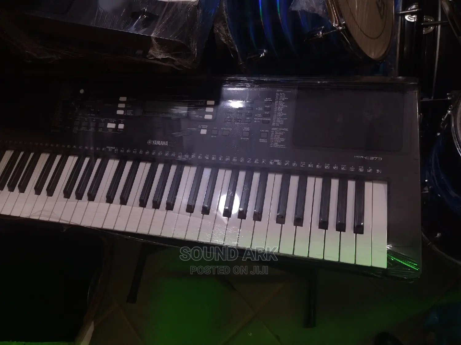 Keyboard PSR E373