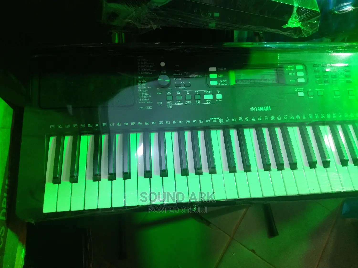 Keyboard PSR E373