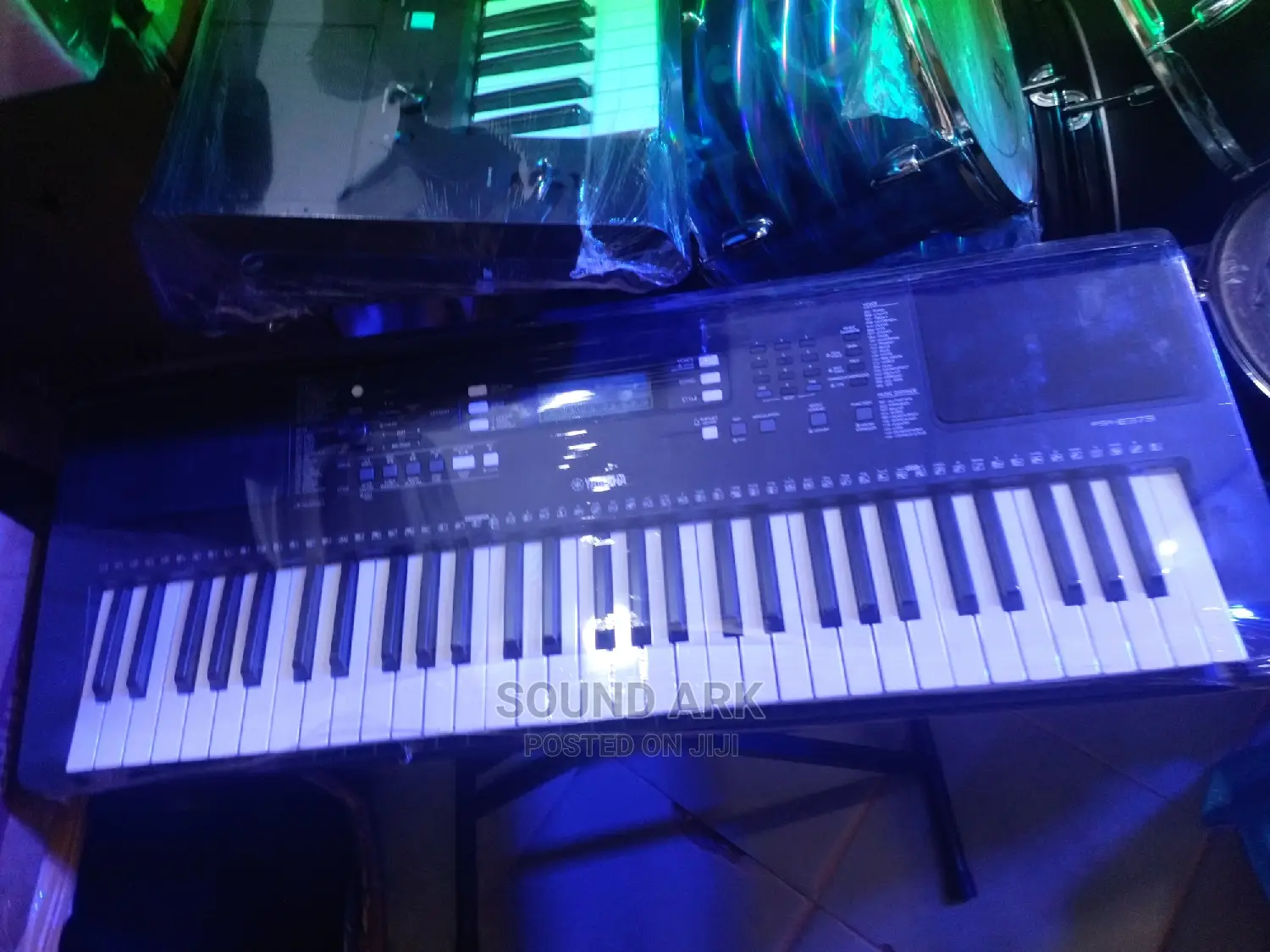 Keyboard PSR E373