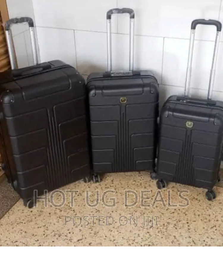 Waterproof Travel Suitcase With Portable Spin Whewls- Black