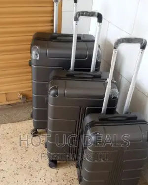 Plastic Travel Trolley Suitcase With Portable Spinner Wheels