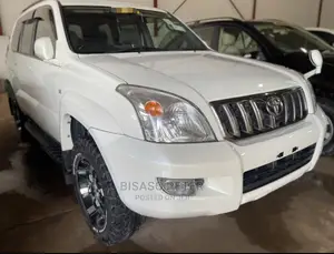 Toyota Land Cruiser Prado 2009 White