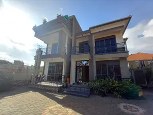 Furnished 5bdrm Duplex in Kyanja Wealthy, Nakawa for Sale