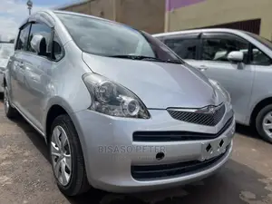 Toyota Ractis 1.5 AWD 2007 Silver