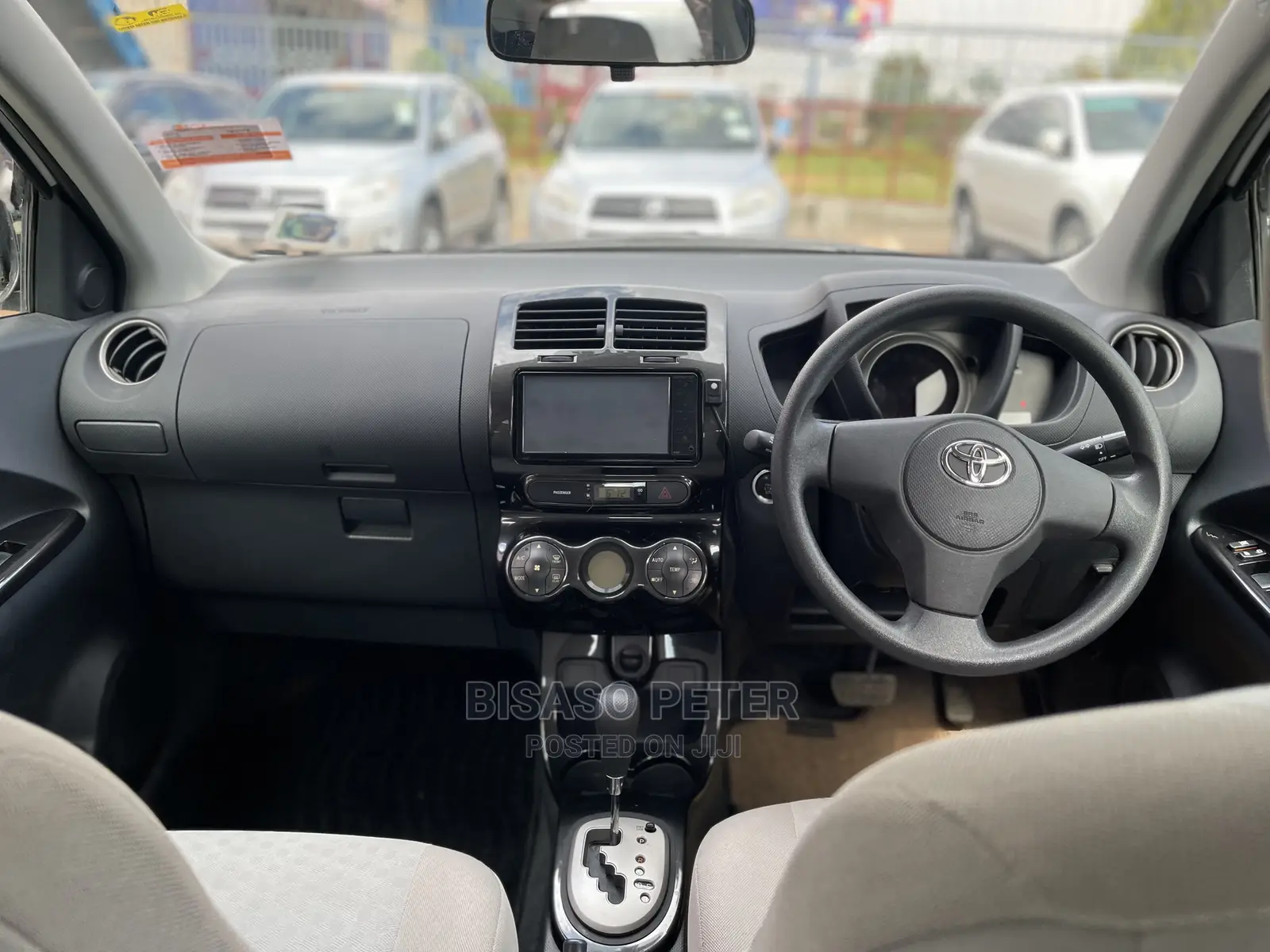 Toyota IST 2009 White