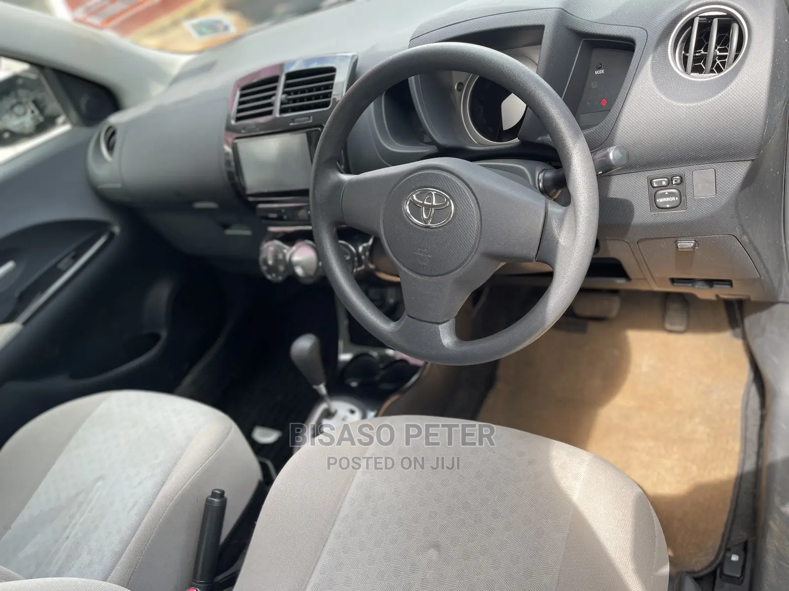 Toyota IST 2009 White