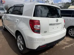 Toyota IST 2009 White
