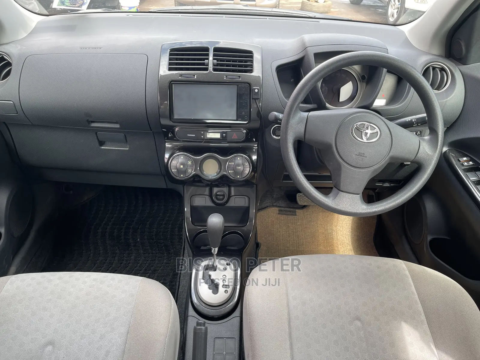 Toyota IST 2009 White