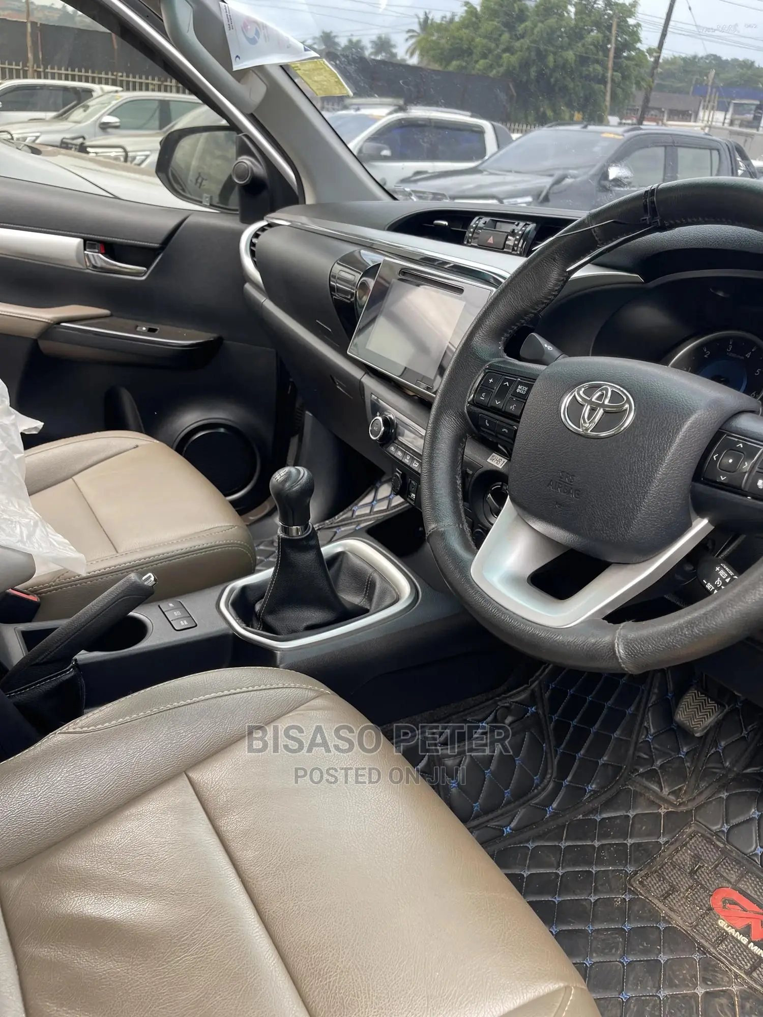 Toyota Hilux 2016 Black