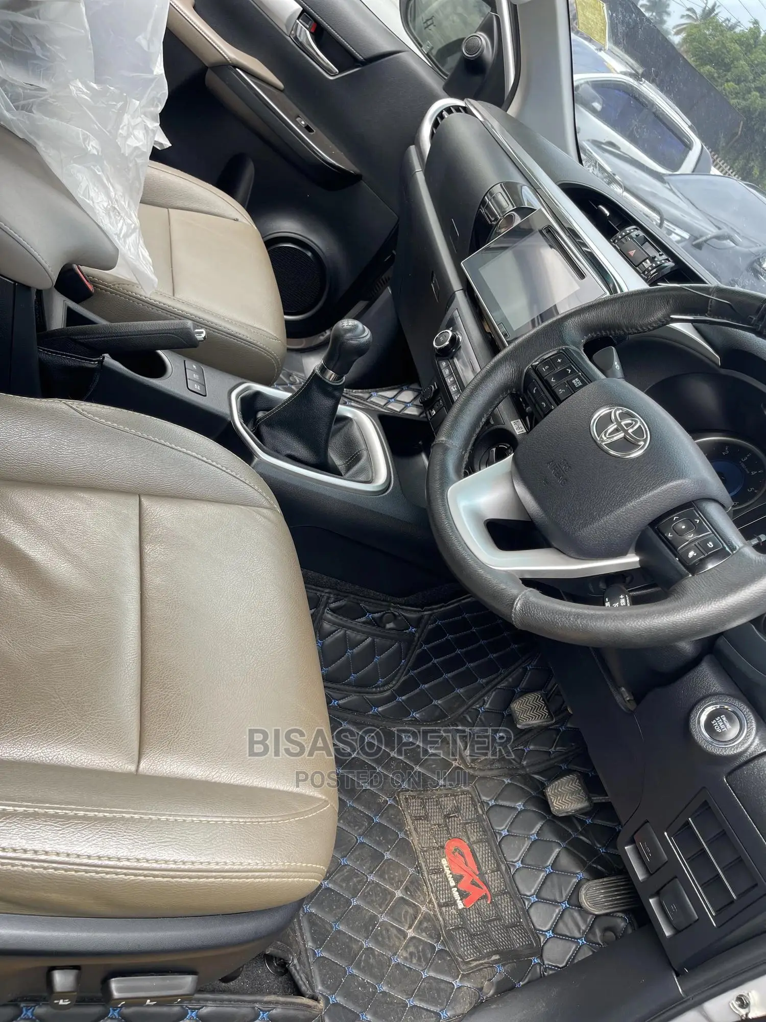 Toyota Hilux 2016 Black
