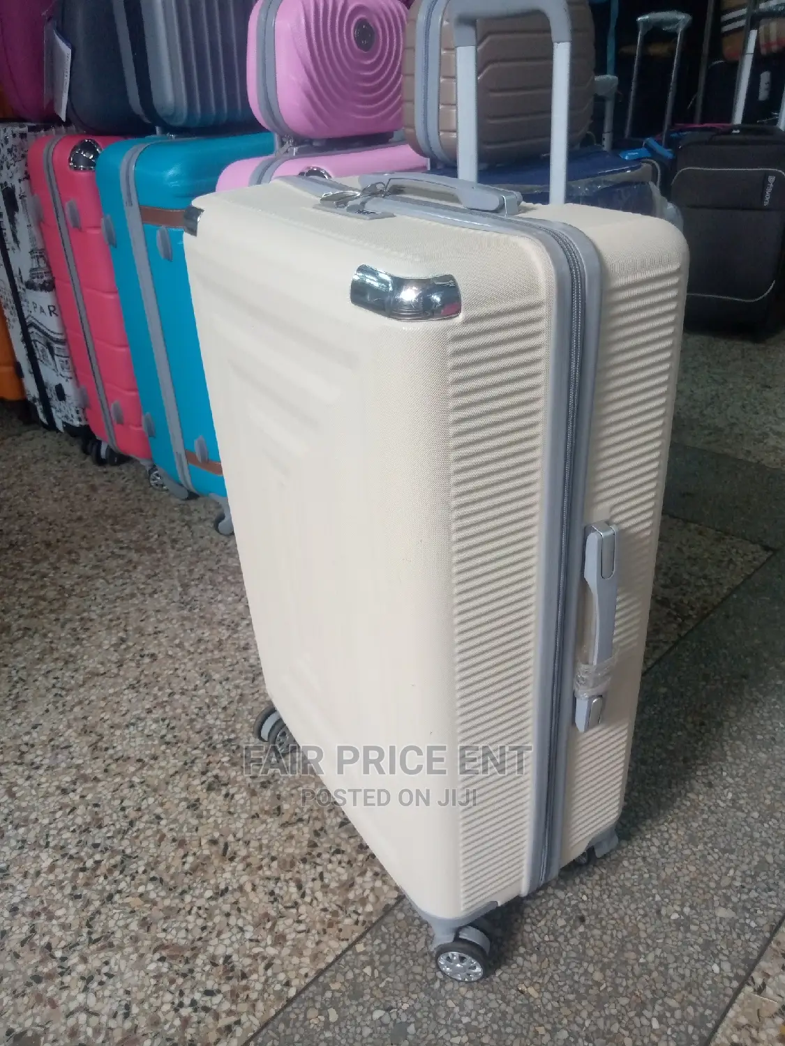 Vip Classy Executive Plastic Suitcases.Medium.( Cream)