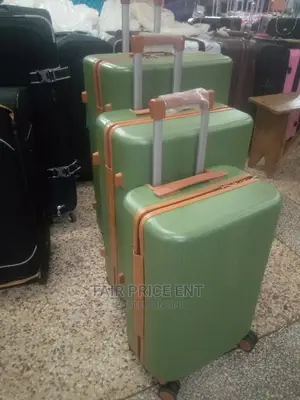 Executive Vip Suitcases.Medium.( Green)