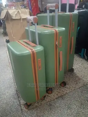 Executive Vip Suitcases.Medium.( Green)