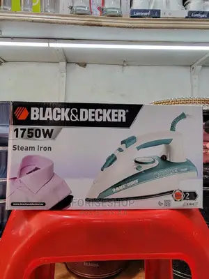 BLACK DECKER 1750w Steam Iron 2years Warranty
