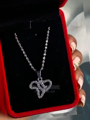 Simple and Elegant Lady’S Necklaces Available