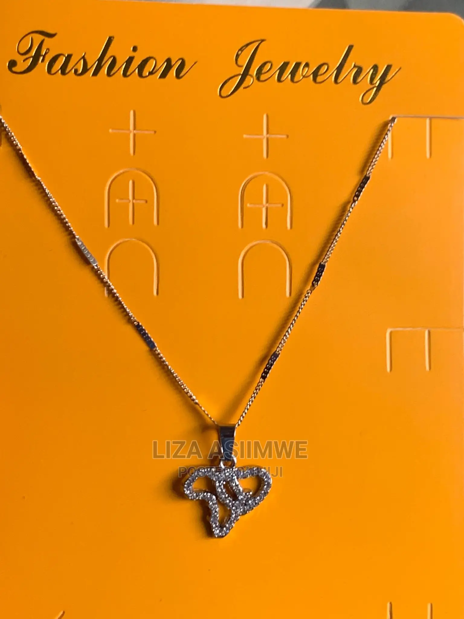 Simple Lady’S Necklaces Available
