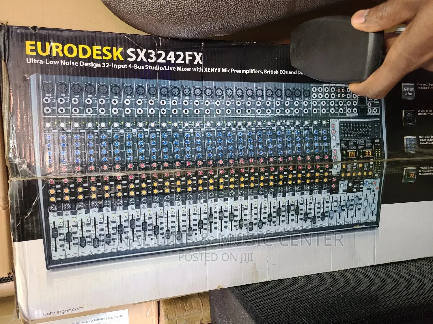 Behringer 32channel Mixer