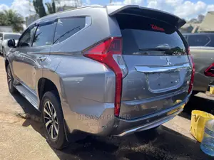 Mitsubishi Pajero 2013 Gray
