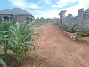Buloba Nabukalu Titled Plot on Quicksale in Rich Neighbours