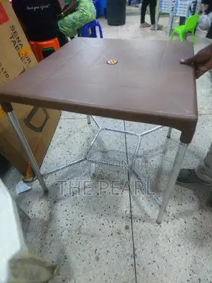 Plastic Squred Table