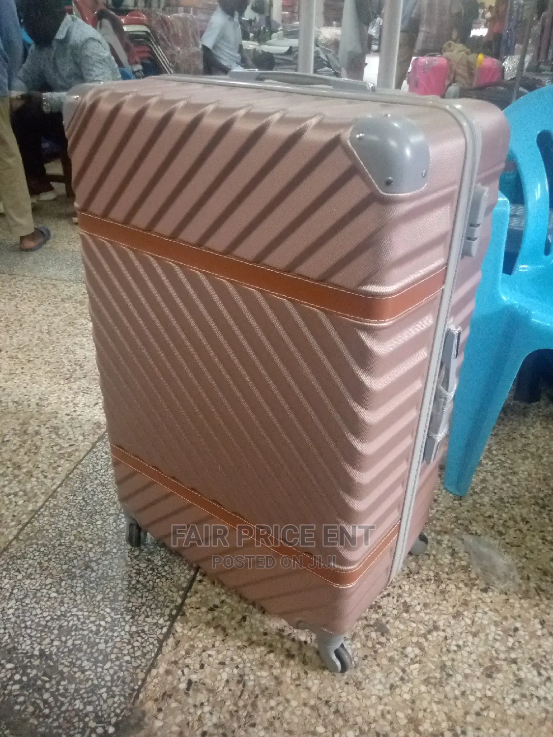 Original Plastic Suitcases . Extra Large.( Gray)