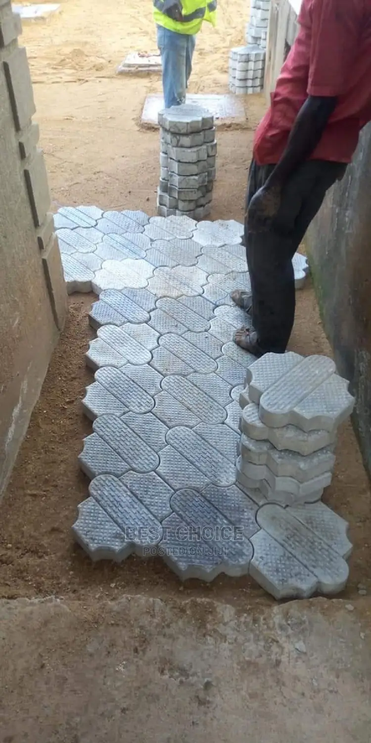 Excellent Paver Laying Walk Ways Compound Designing.