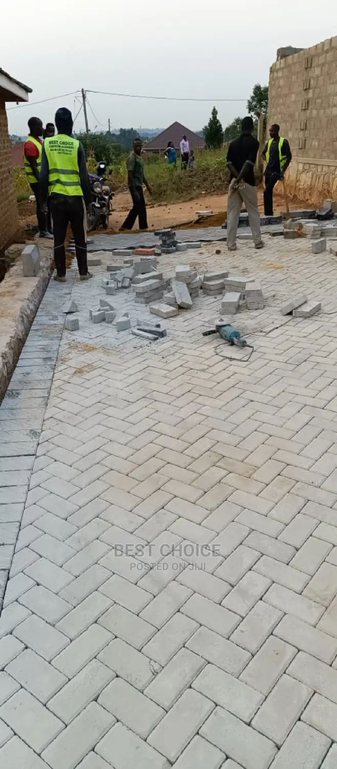 Excellent Paver Laying Walk Ways Compound Designing.