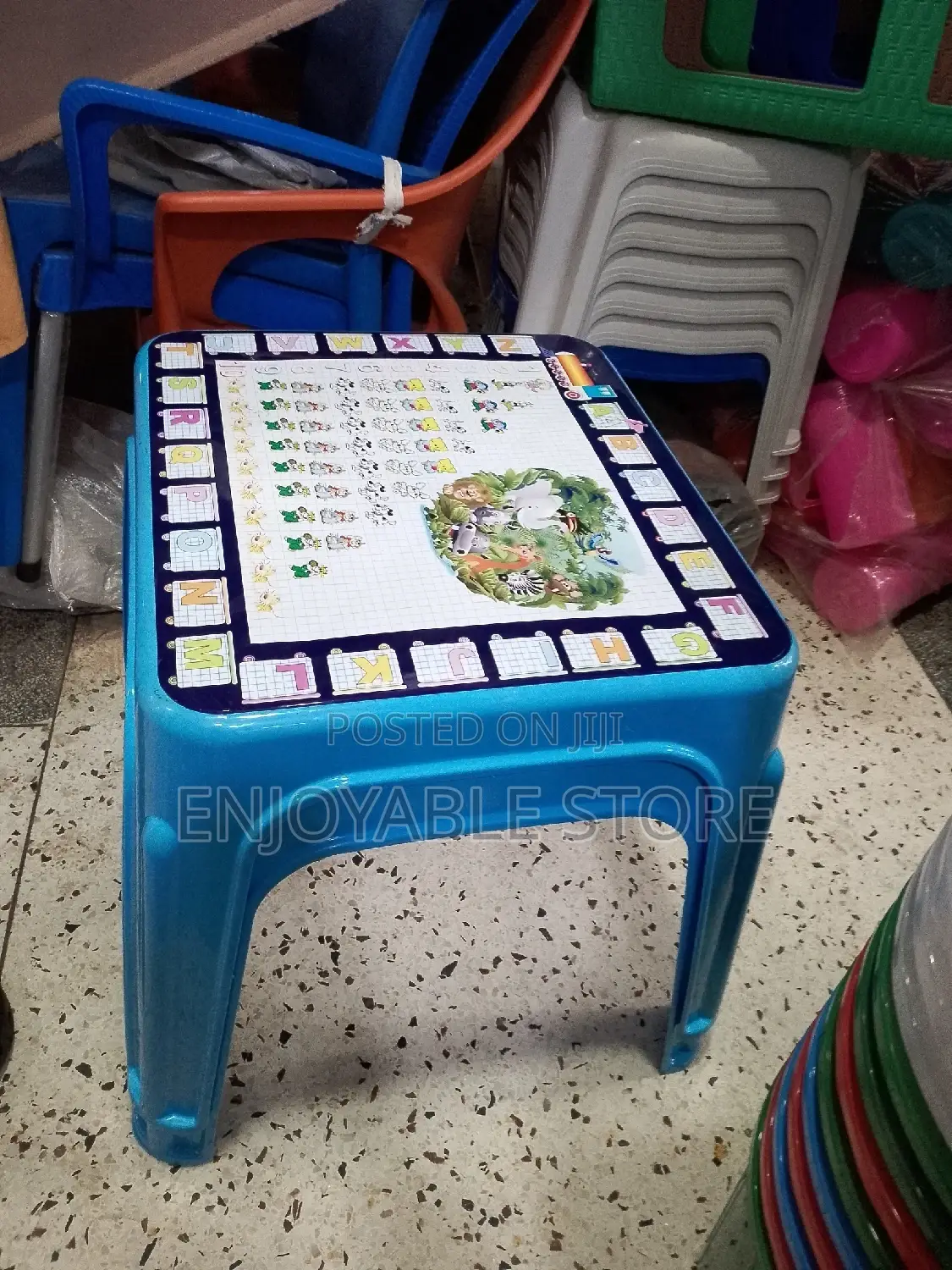 Plastic Kids Reading Table