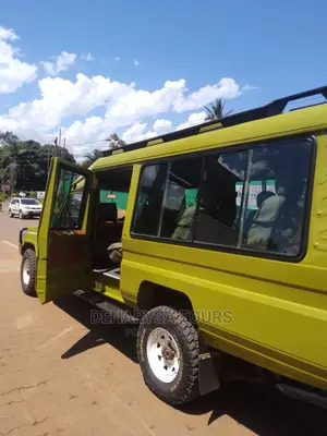 Toyota Landcruiser Tour Extended Van for Hire