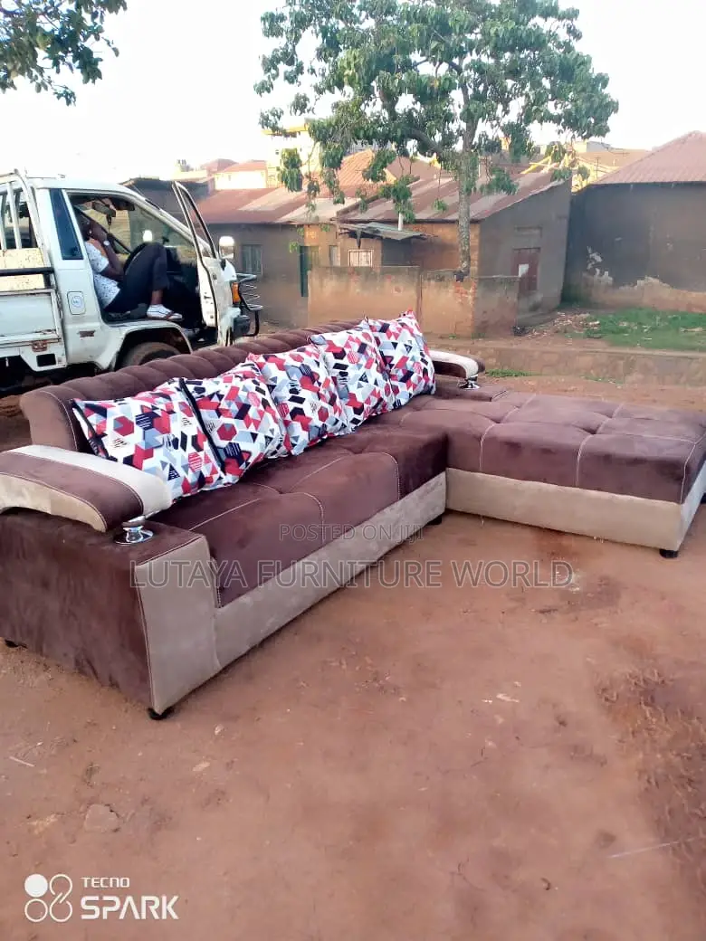 L Shaped Sofas for Sale in Good Condition