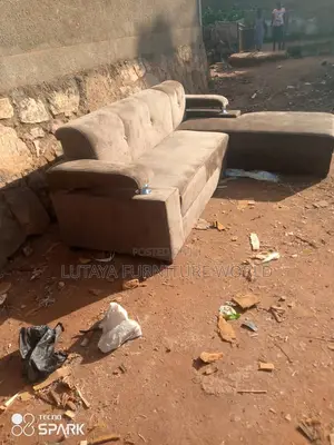 L Shaped Sofas for Sale in Good Condition