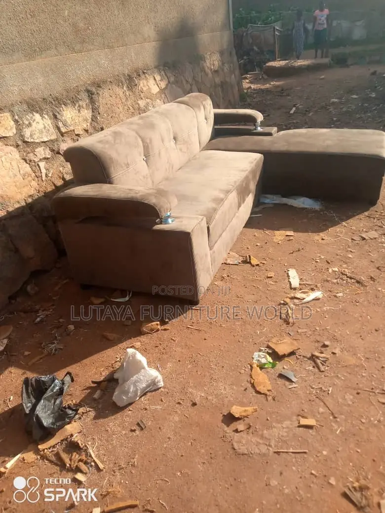 L Shaped Sofas for Sale in Good Condition