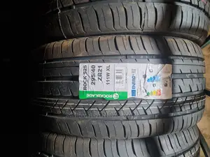 295/40r21 Brand New Tires