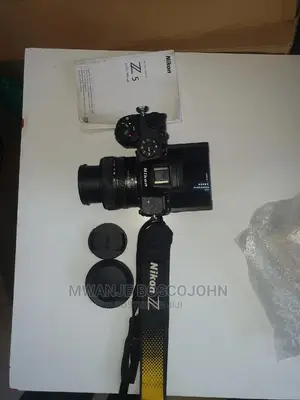 Nikon Mirrorless Z5