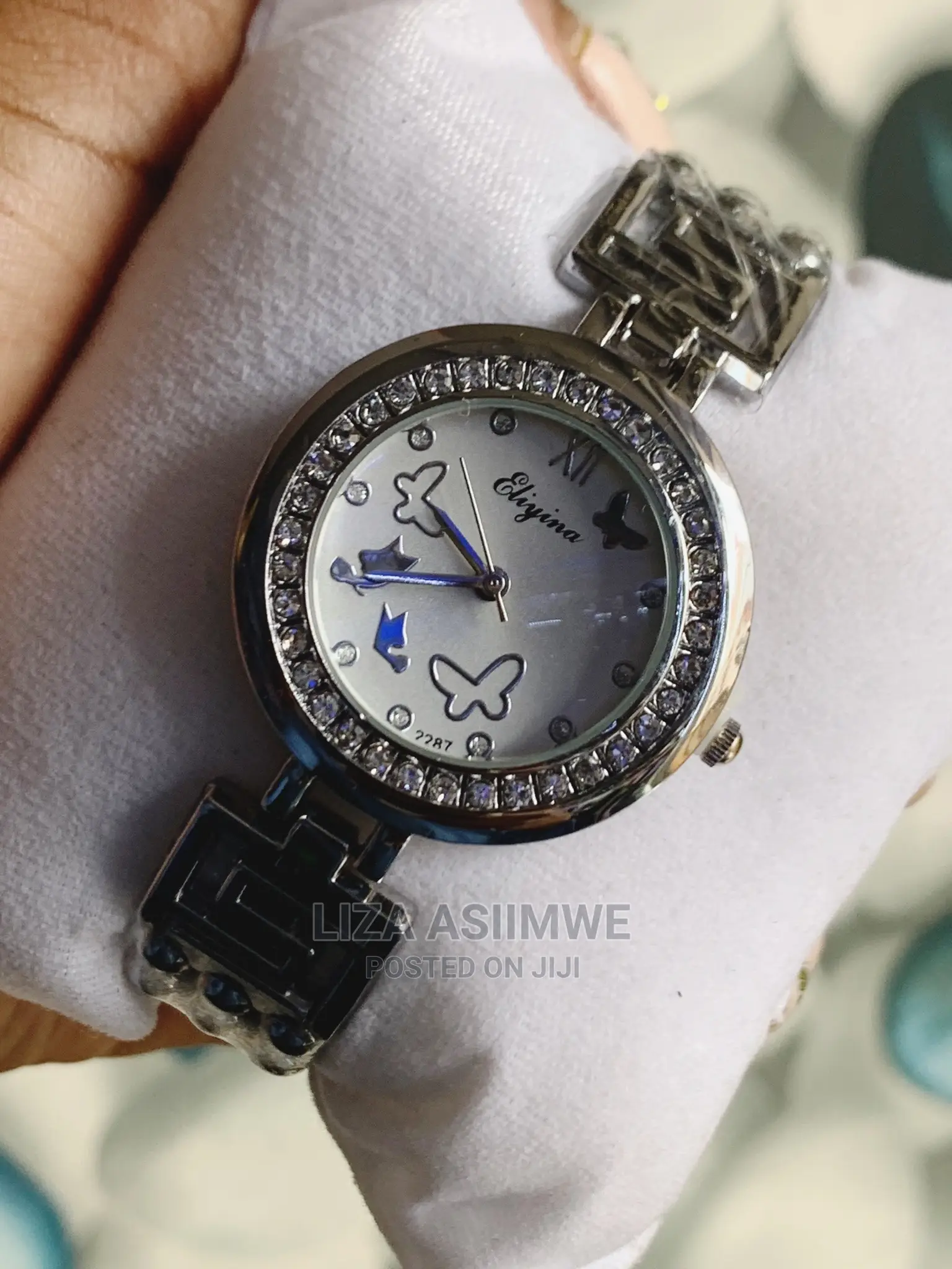 Simple Lady’S Watches Available