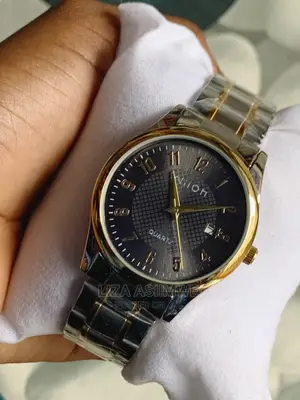 Simple Unisex Watches Available
