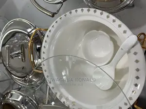Classic Ceramic Serving Dish With Rack Spoon