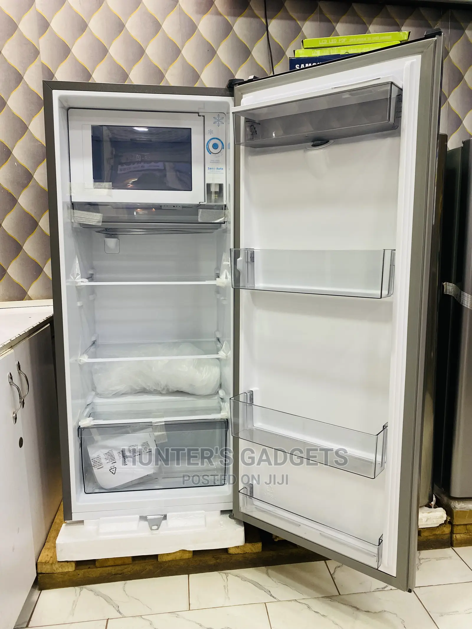 Hisense 229 Litres Single Door Fridge With Water Dispenser