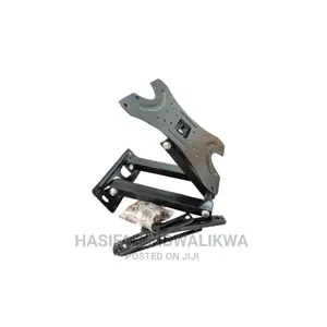 Swing and Twist Wall Mount